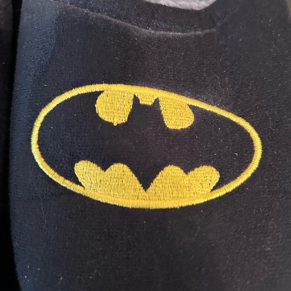Batman Slippers - Picture 2 of 4